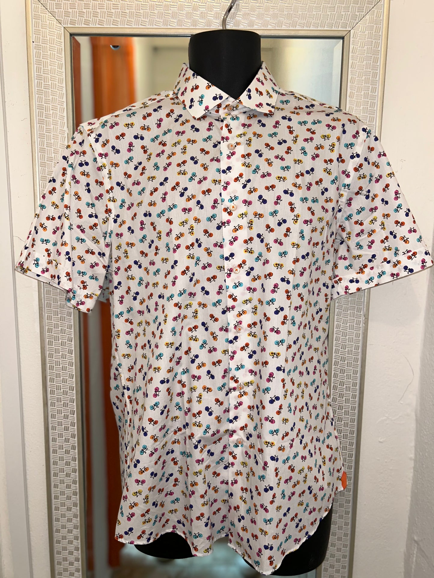 BAQCHI WHITE WITH BICYCLES